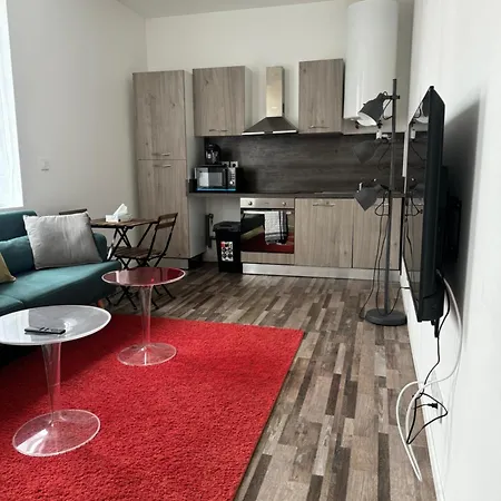 アパート Philomene